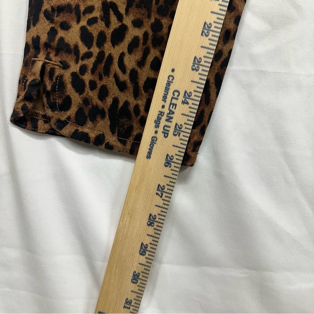 Isaac Mizrahi Leopard Print Stretch Pants Women’s Size 10 - Picture 8 of 8